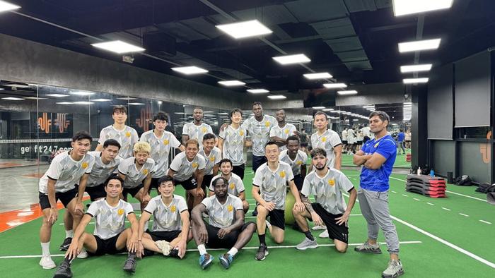 菲律宾球队点燃赛场,豪取三分 菲律宾球队点燃赛场,豪取三分