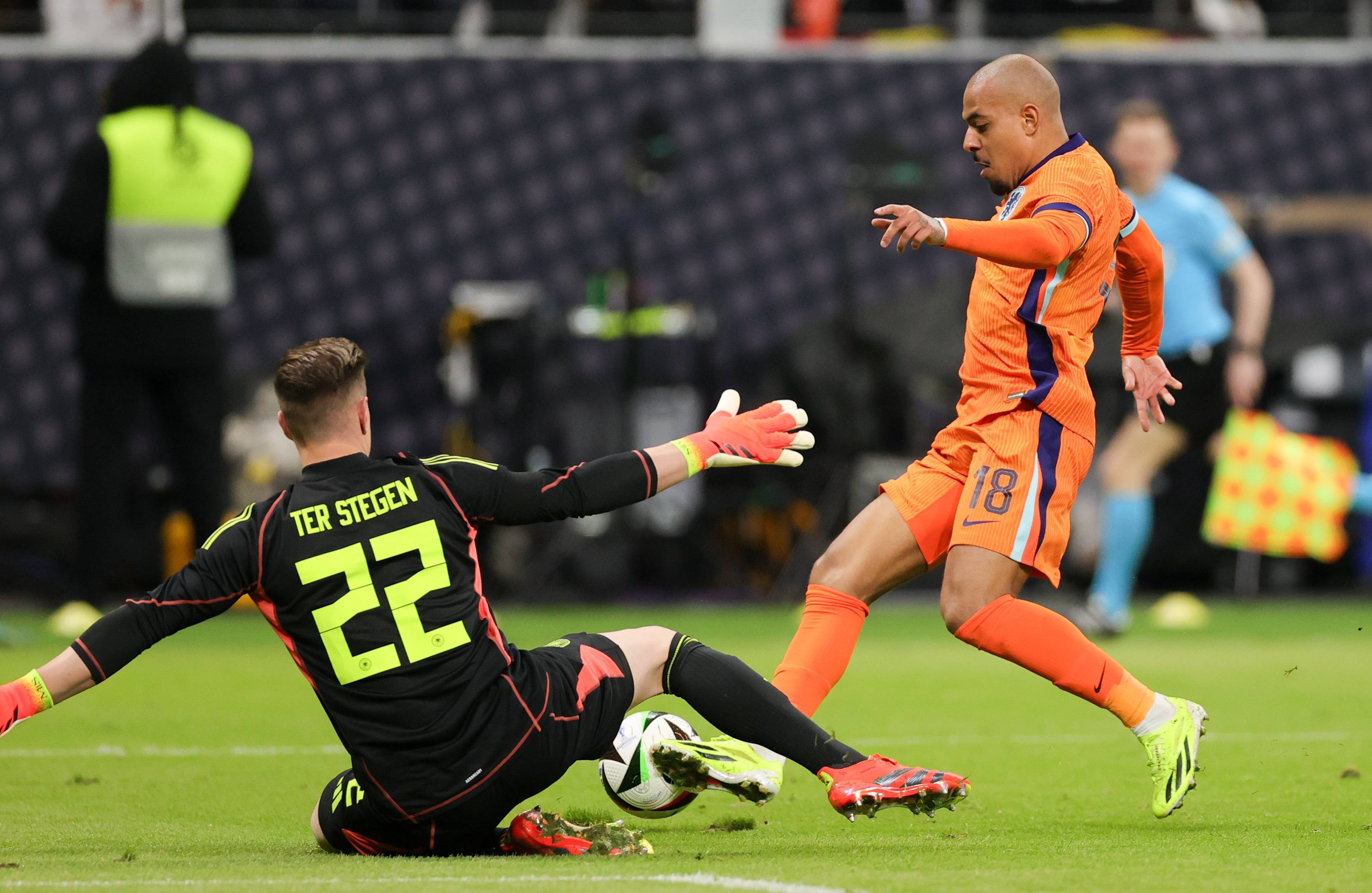 1xBit体育网址-德国足球联赛二级别联赛球员备战周末比赛的简单介绍