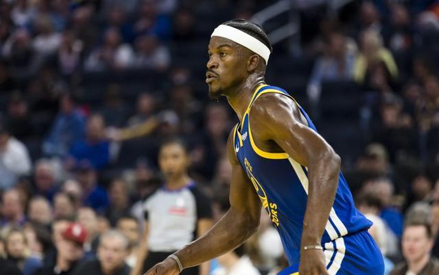 强强碰撞:球场上的精彩瞬间令人热血沸腾的简单介绍 强强碰撞:球场上的精彩瞬间令人热血沸腾的简单介绍