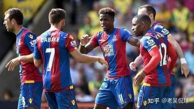 包含爱尔兰豪强访问水晶宫，两队实力相近的词条