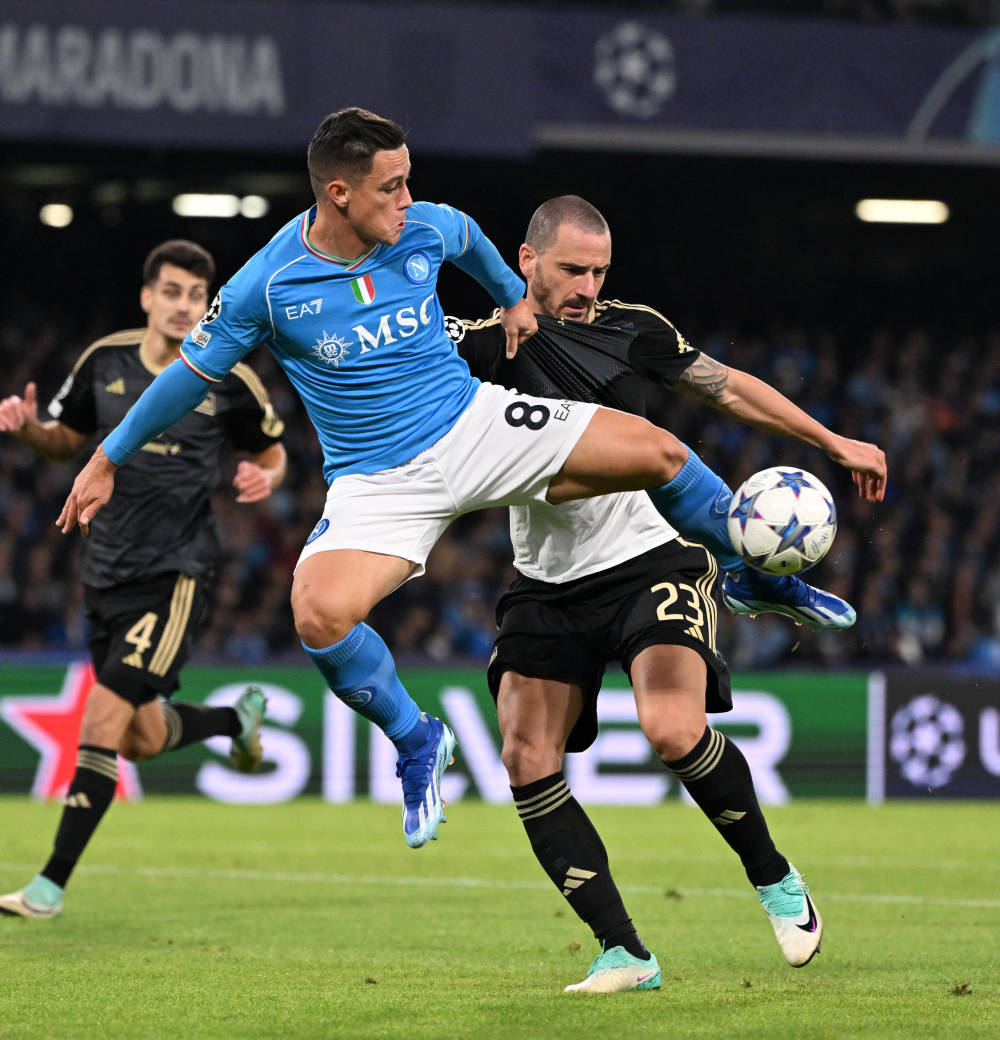 那不勒斯惨败客场,冠军希望渐行渐远的简单介绍 那不勒斯惨败客场,冠军希望渐行渐远的简单介绍