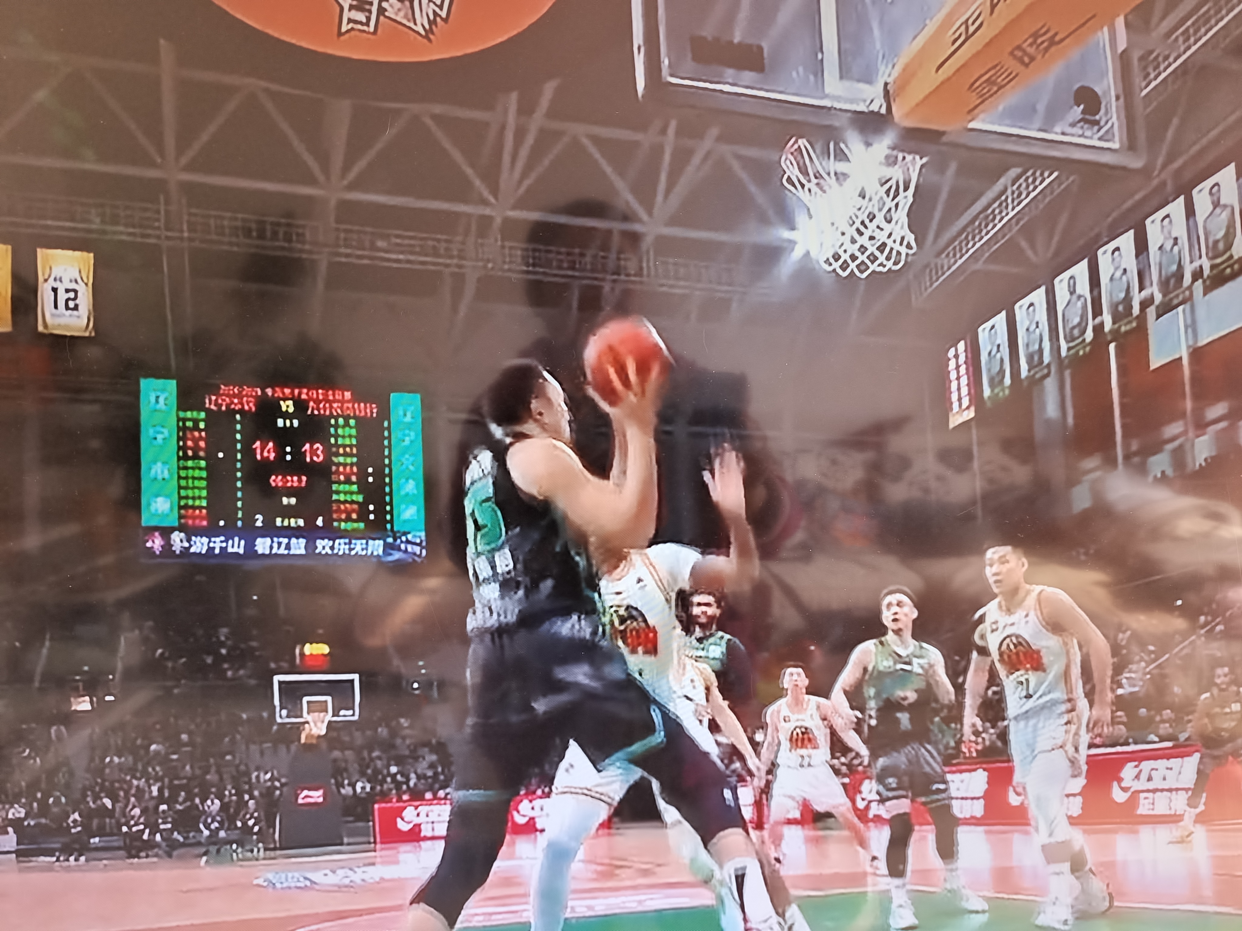 1xBit体育链接-湖南男篮奋力拼搏，险胜辽宁队逼平的简单介绍