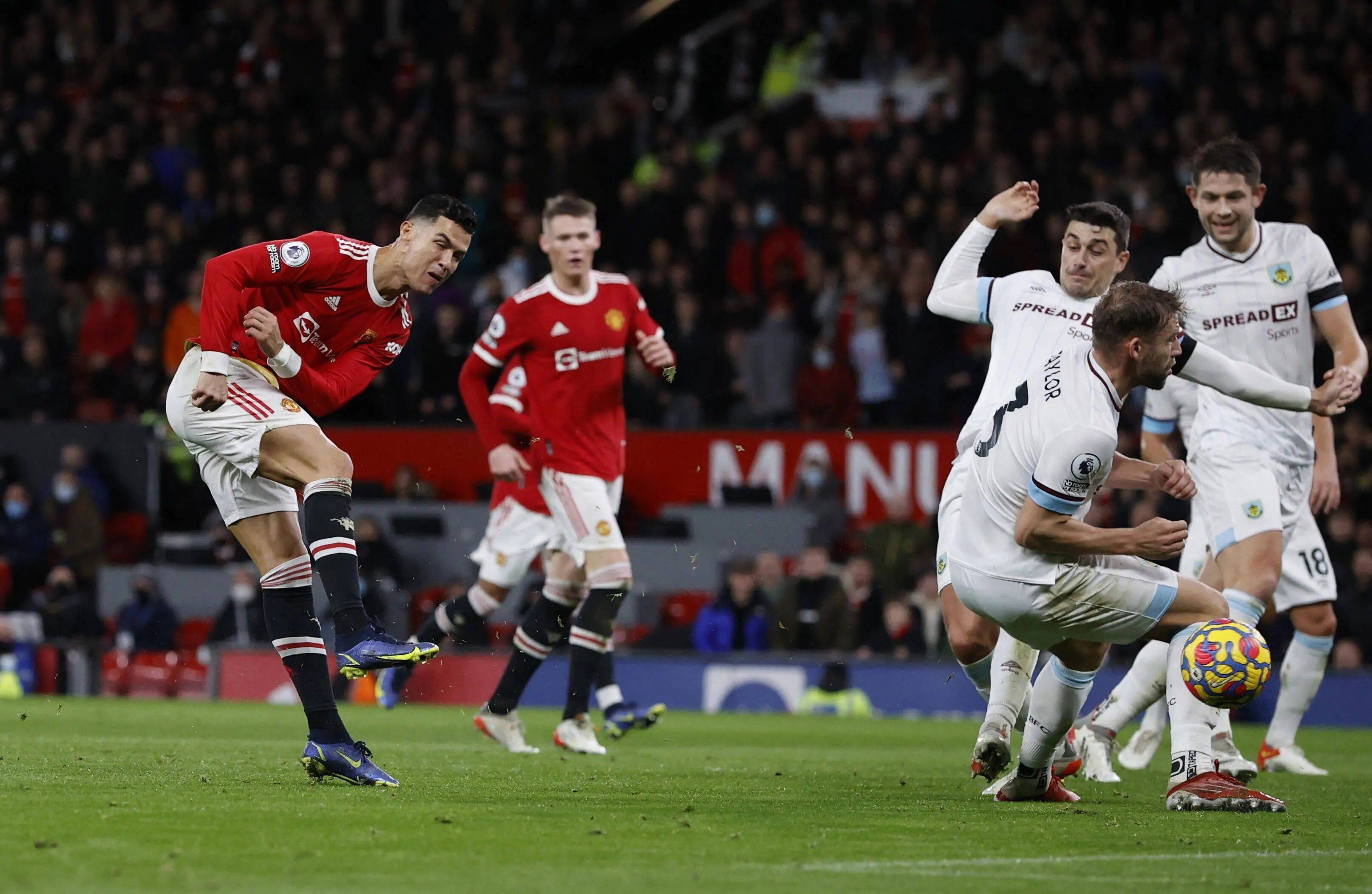 包含伯恩利停滞不前，球迷纷纷呼唤新变革的词条