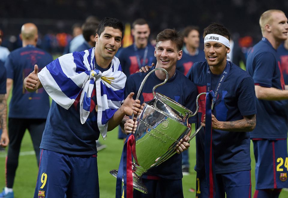 关于巴黎-大胜利物浦，内马尔连入三球的信息