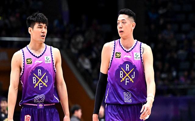 两队强强对话，谁能笑到最后