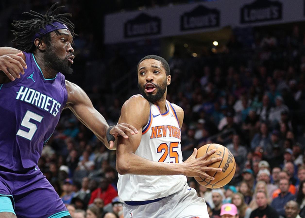 黄蜂篮球队顽强拼搏不负球迷期待