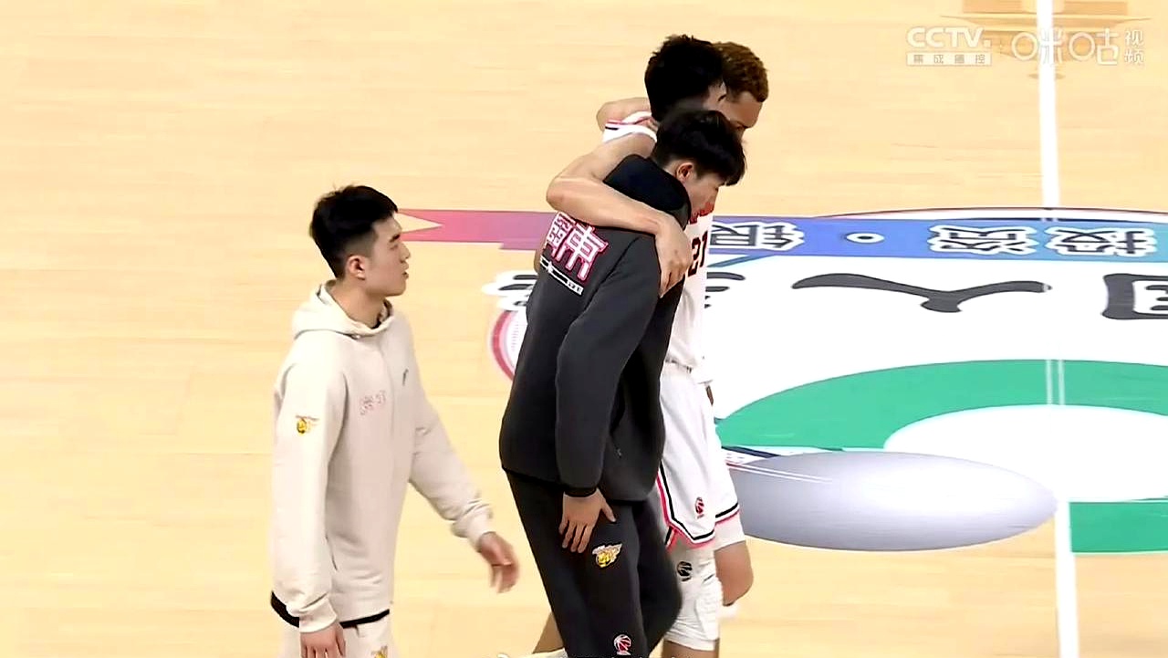 1xBit体育app下载-体育赛场上的精彩比拼让人目不转睛的简单介绍