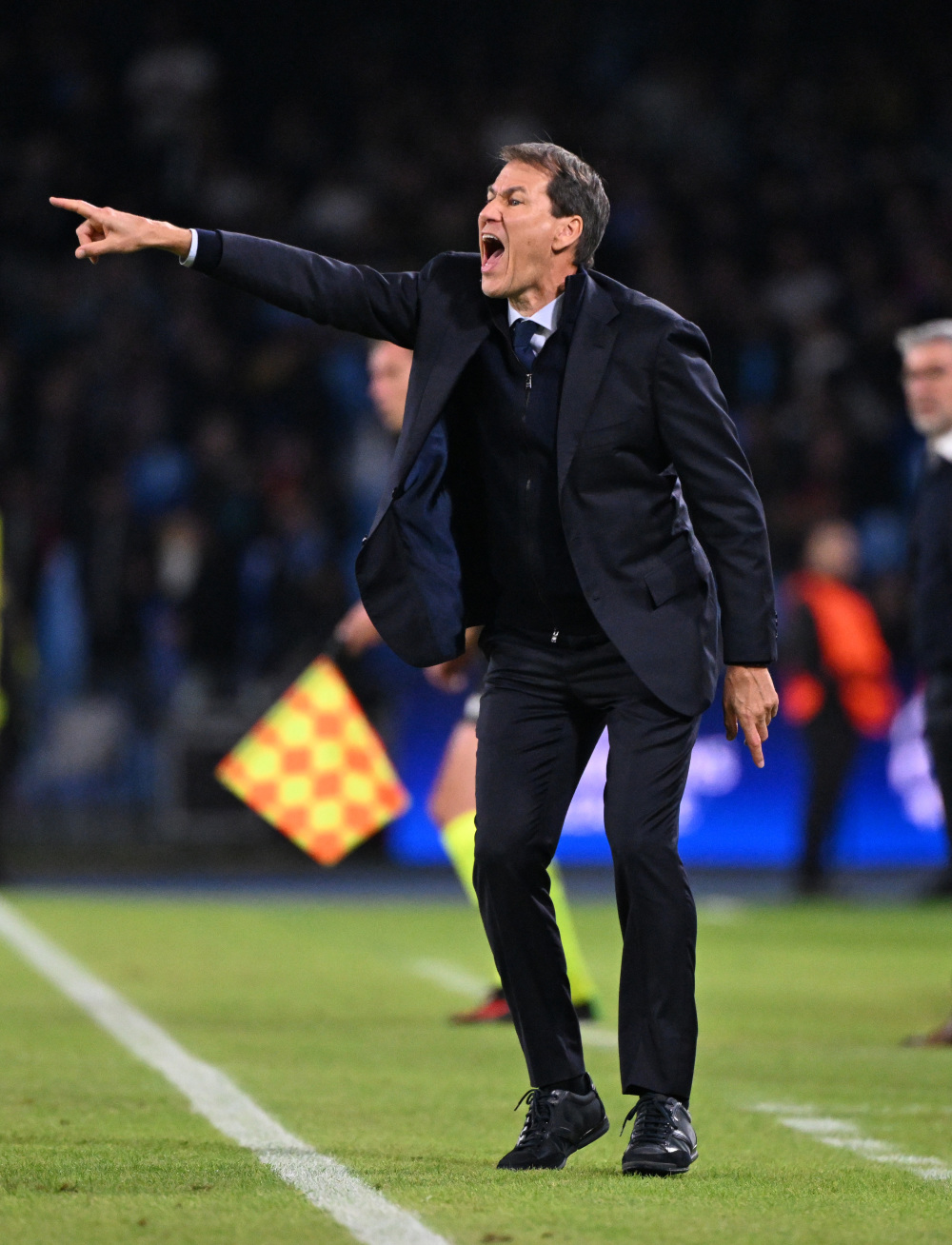 包含那不勒斯客场战平，难以捍卫联赛头名的词条