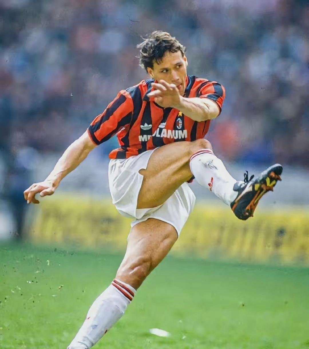 AC米兰背水一战,稳固联赛头名不容有失 AC米兰背水一战,稳固联赛头名不容有失